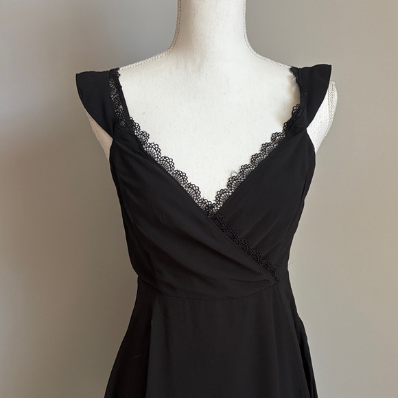 Lulus Dresses & Skirts - Lulus Black Lace-Trim V-Neck Women's Dress